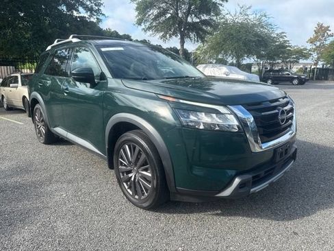 Used 2024 Nissan Pathfinder SL w/ SL Premium Package AWD/4WD image 3