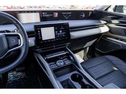 Used 2024 Lincoln Nautilus Reserve AWD/4WD image 24