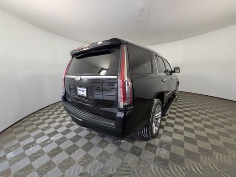 Used 2017 Cadillac Escalade Premium Luxury image 3