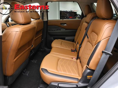 Used 2023 Nissan Pathfinder Platinum w/ Cargo Package AWD/4WD image 22