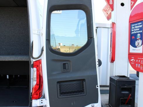 Used 2019 Mercedes-Benz Sprinter 2500 image 48