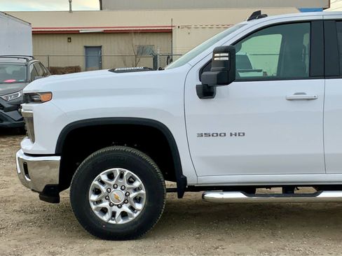 New 2026 Chevrolet Silverado 3500 LT image 10