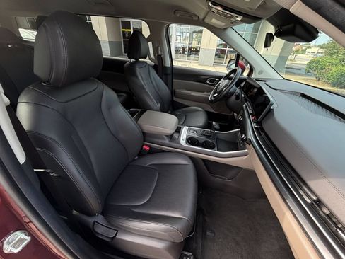 Used 2026 Kia Carnival FWD image 38
