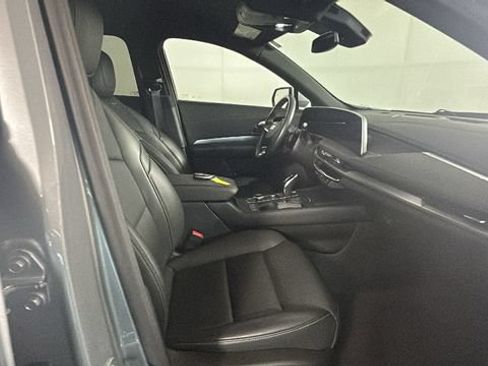 Used 2024 Cadillac XT4 Premium Luxury AWD/4WD image 27