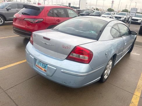 Used 2004 Chrysler Sebring Coupe FWD image 10