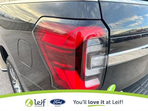 Used 2022 Ford Expedition Limited image 38