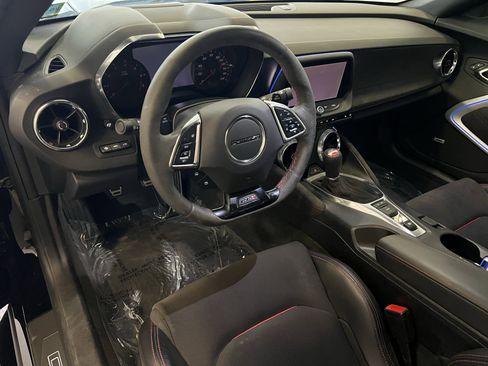 Used 2018 Chevrolet Camaro ZL1 image 4