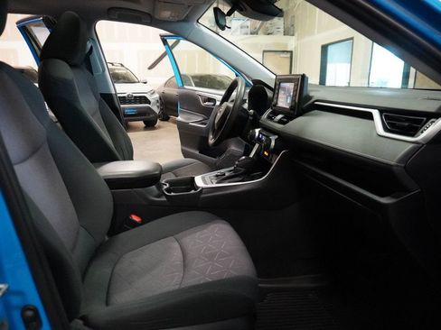 Used 2019 Toyota RAV4 XLE AWD/4WD image 9