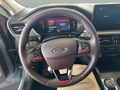 Used 2024 Ford Escape SE image 15