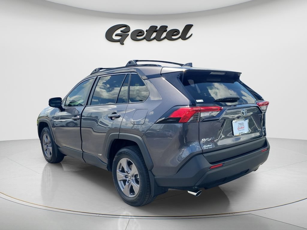 Used 2025 Toyota RAV4 XLE AWD/4WD image 7