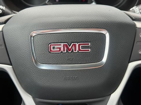 Used 2024 GMC Terrain SLE FWD image 17