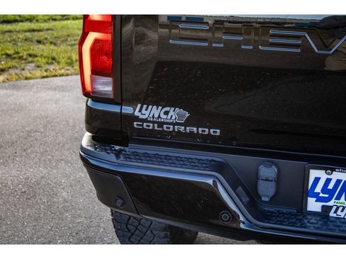 Used 2023 Chevrolet Colorado ZR2 w/ ZR2 Convenience Package III image 15