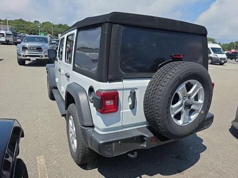 Used 2022 Jeep Wrangler Unlimited Sport AWD/4WD image 7