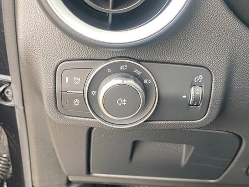 Used 2023 Alfa Romeo Stelvio Veloce image 32