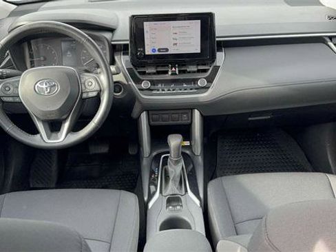 Certified 2023 Toyota Corolla Cross LE image 12