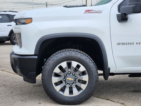 New 2026 Chevrolet Silverado 2500 Custom w/ Custom Value Package AWD/4WD image 7