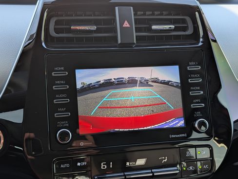 Used 2022 Toyota Prius LE image 29