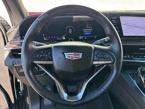 Used 2024 Cadillac Escalade Premium Luxury image 9