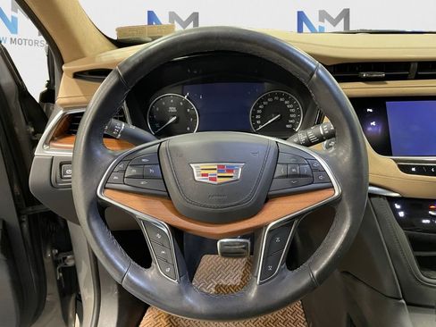 Used 2018 Cadillac XT5 Platinum w/ Driver Assist Package image 12