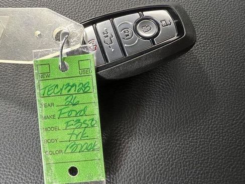 New 2026 Ford F350 Lariat w/ Black Appearance Package image 31