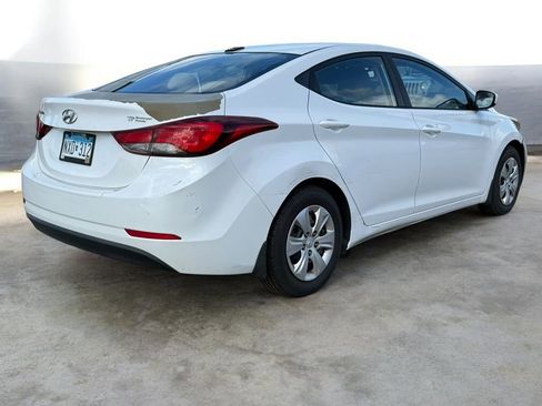 Used 2016 Hyundai Elantra SE image 5