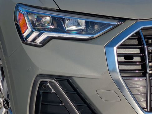 Used 2023 Audi Q3 2.0T Premium w/ Convenience Package image 25