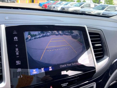 Used 2017 Honda Pilot Touring image 26