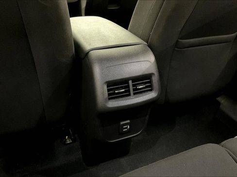 Used 2022 Chevrolet Equinox LS image 36