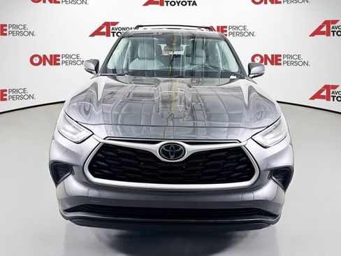 Used 2023 Toyota Highlander L image 2