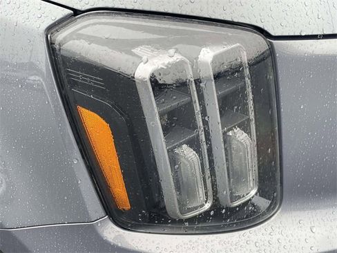 Certified 2024 Kia Telluride EX w/ EX Captain's Chair Package image 13