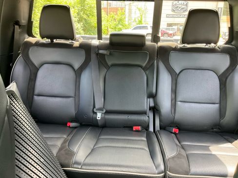 Used 2022 RAM 1500 Laramie AWD/4WD image 32