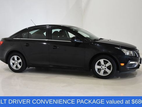 Used 2016 Chevrolet Cruze LT FWD image 3