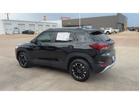 Used 2023 Chevrolet TrailBlazer LT w/ Convenience Package FWD image 6