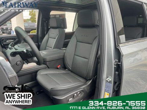 Used 2025 GMC Yukon XL Denali w/ Denali Reserve Package AWD/4WD image 10