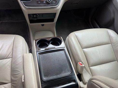 Used 2019 Toyota Sienna XLE image 16