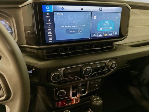 Used 2024 Jeep Wrangler Willys image 25