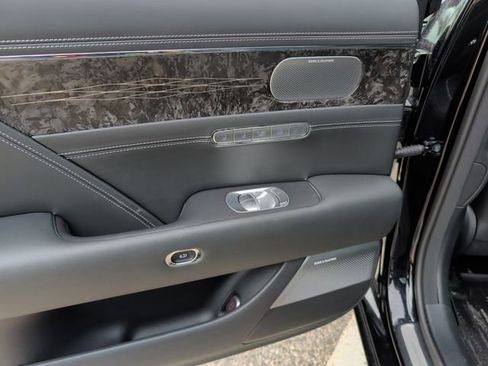 Used 2024 Genesis G90 3.5T image 37