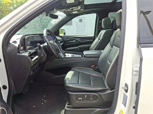 Used 2021 Cadillac Escalade Sport w/ LPO, Illumination Package image 13