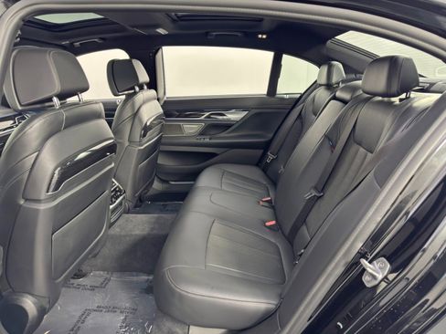 Used 2020 BMW 750i xDrive 750i xDrive w/ Executive Package image 45