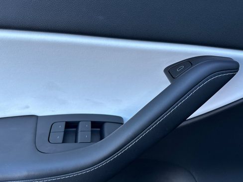 Used 2022 Tesla Model Y Performance image 15