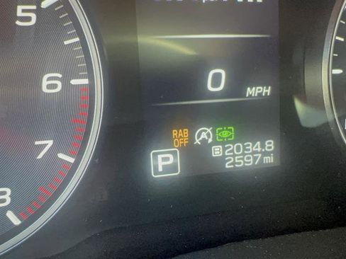 Used 2025 Subaru Outback Limited AWD/4WD image 5