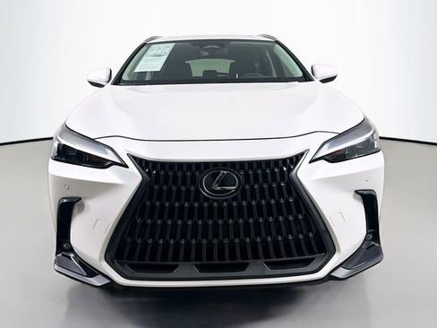 Used 2024 Lexus NX 250 FWD image 2