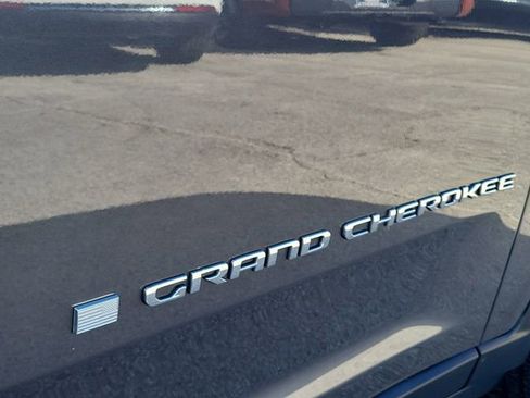 Used 2023 Jeep Grand Cherokee L Laredo RWD image 8