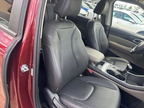 Used 2026 Kia Carnival FWD image 38