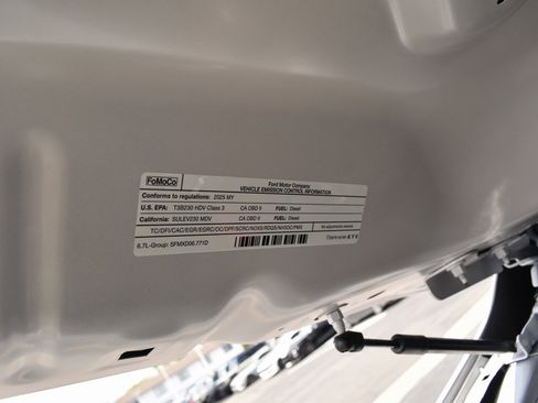 Used 2025 Ford F450 Lariat w/ FX4 Off-Road Package image 33