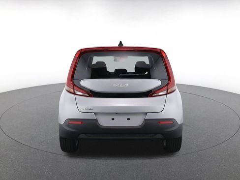 Used 2025 Kia Soul LX w/ LX Technology Package FWD image 8