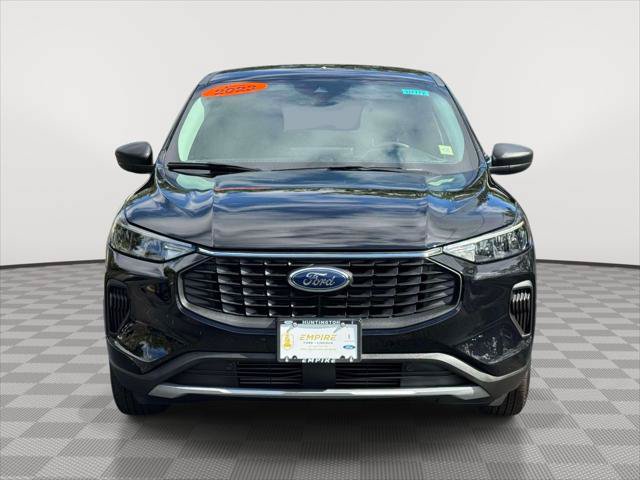 Used 2023 Ford Escape Active w/ Tech Pack #1 AWD/4WD image 2