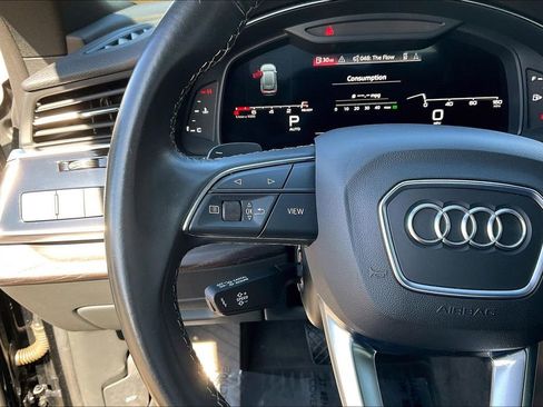 Used 2021 Audi Q8 Premium w/ Black Optic Package image 11