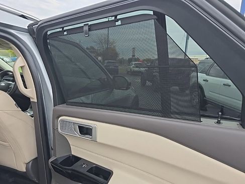 Used 2023 Ford Explorer Platinum w/ Class IV Trailer Tow Package image 24