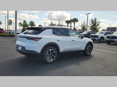 New 2026 Chevrolet Equinox EV LT image 20